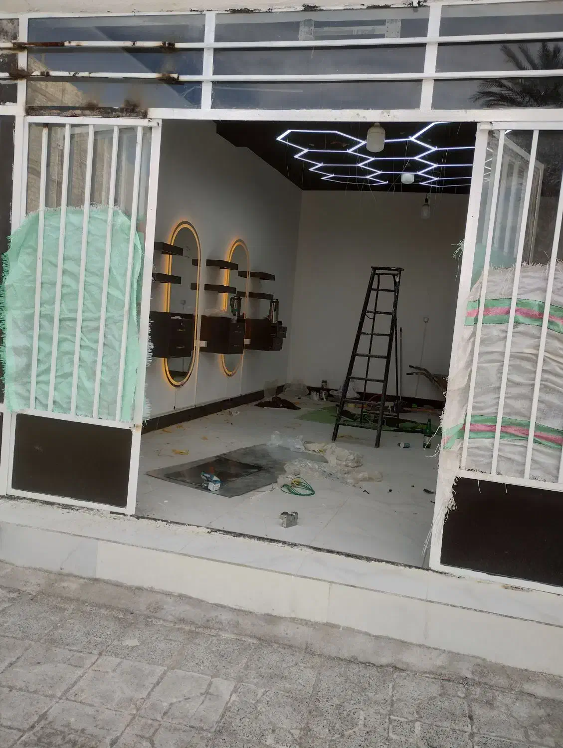 اجرای کامل سیم کشی ساختمان و برقکاری|خدمات پیشه و مهارت|زابل, |دیوار