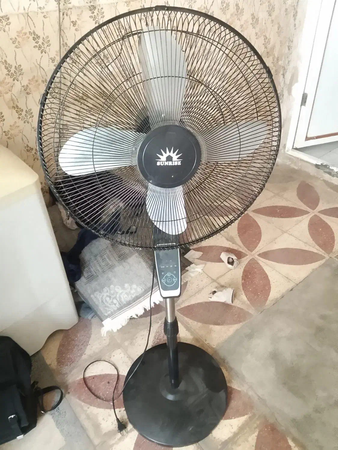 پنکه برقی|پنکه و تصفیهکنندهٔ هوا|شیراز, قلعه نو|دیوار