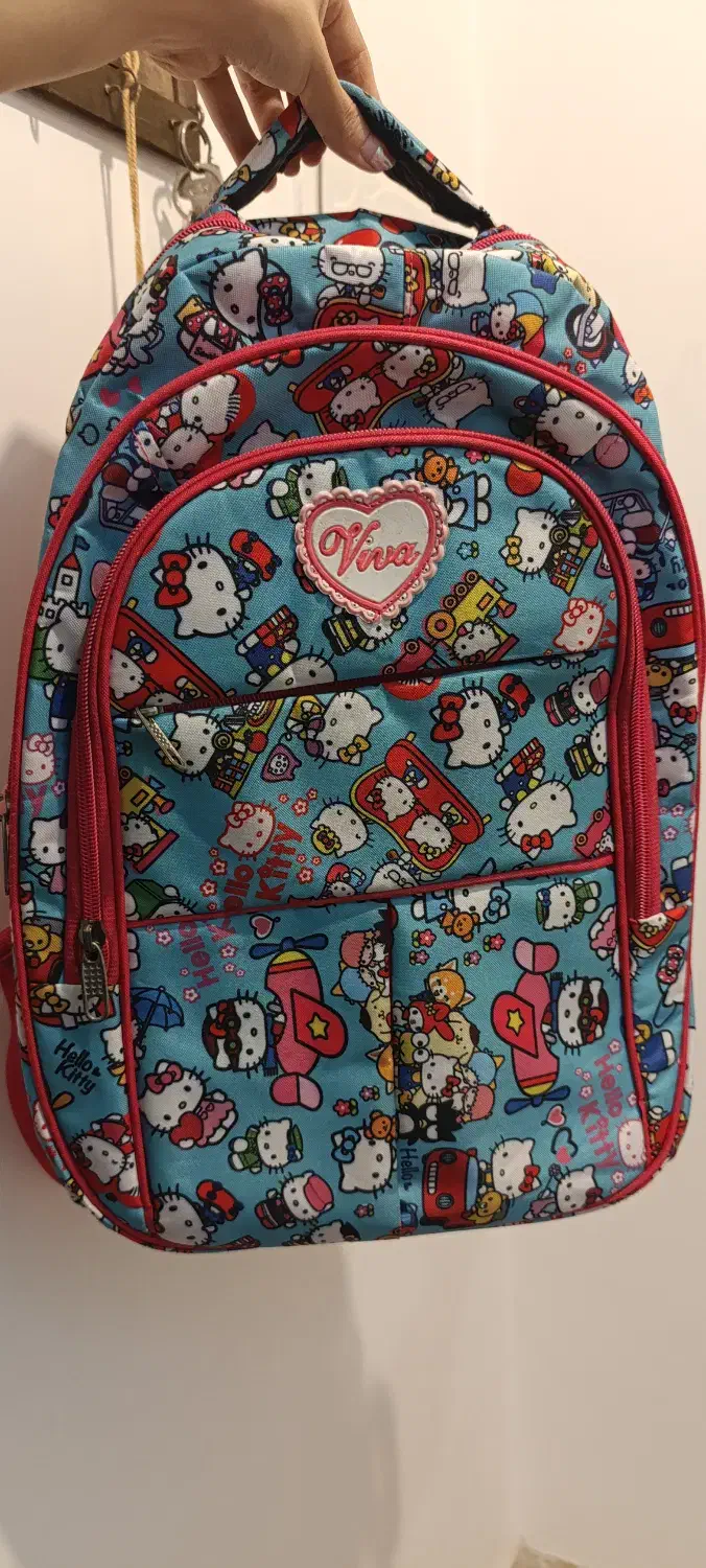 کیف مدرسه|کیف، کفش، کمربند|ساوه, |دیوار