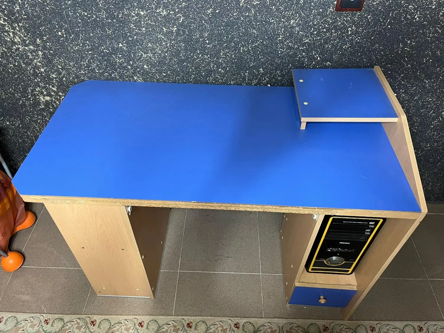 میز کامپیوتر و صندلی|میز تحریر و کامپیوتر|بندرعباس, |دیوار