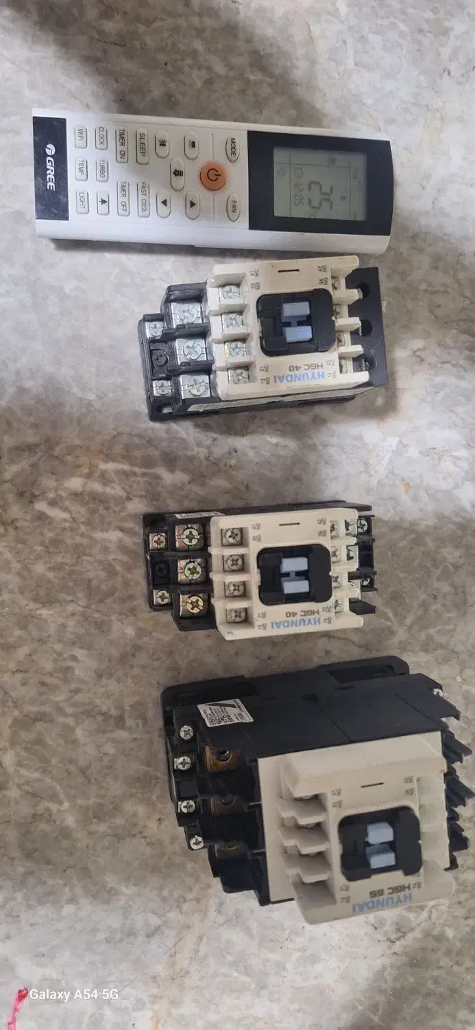 فروش ۳عدد کنتاکتور هیوندا ویک عدد کنترل اسپیلت گری|قطعات یدکی و لوازم جانبی|قشم, |دیوار