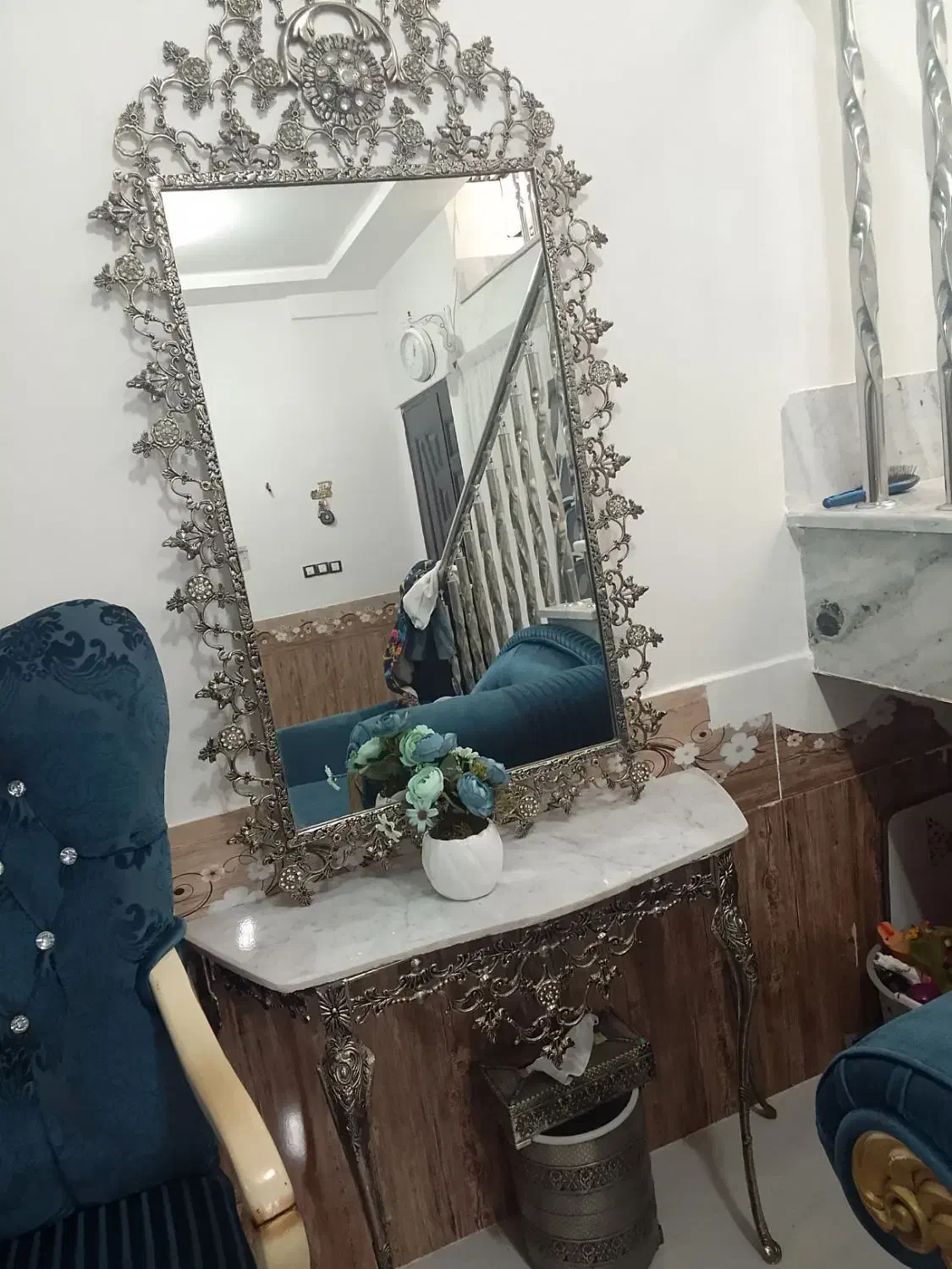 آینه|آینه|تربت‌حیدریه, شهرک ولیعصر|دیوار