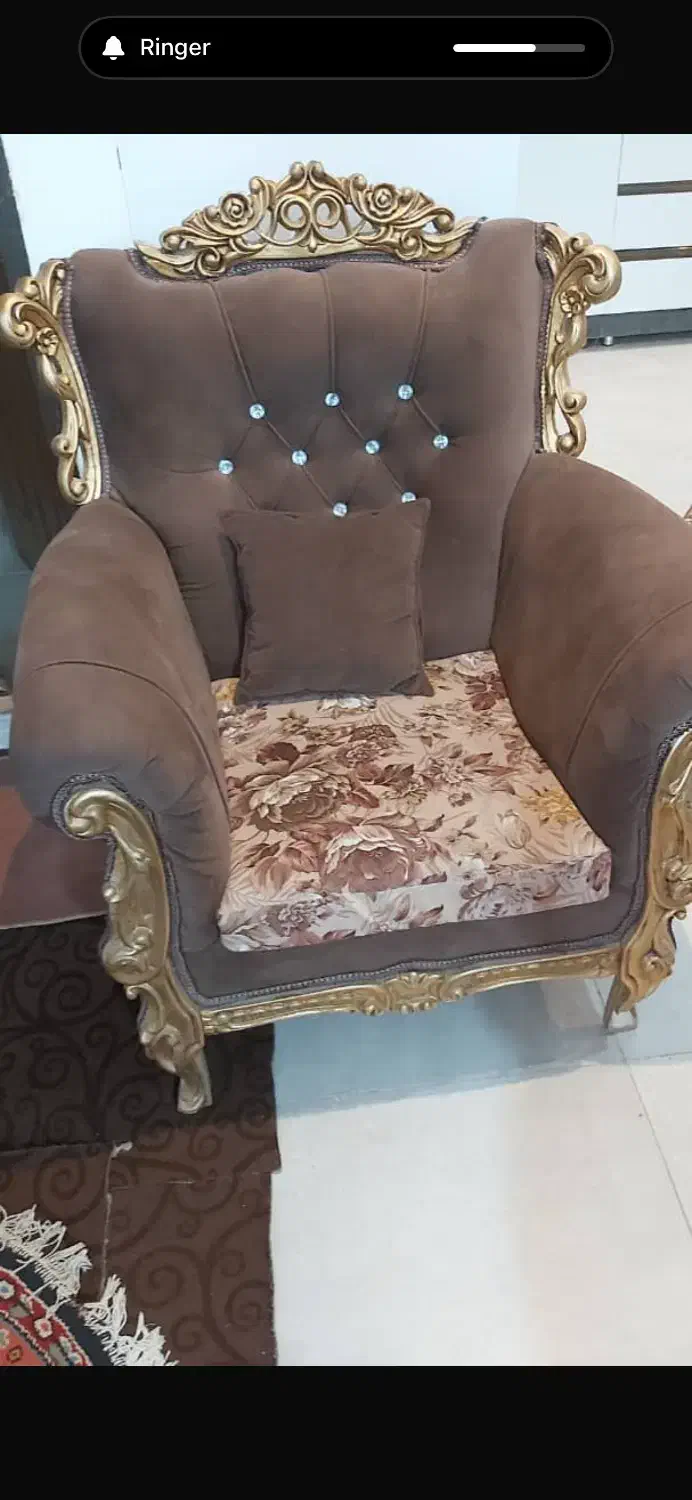 مبل استیل درجه یک بدون زره ای خرابی|مبلمان خانگی و میز عسلی|یزد, |دیوار