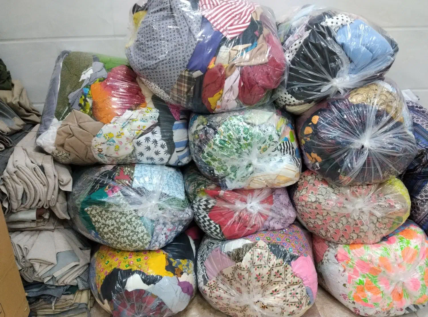 فروشنده و خریدار پارچه طاقه ته طاقه|عمده‌فروشی|تهران, بازار|دیوار