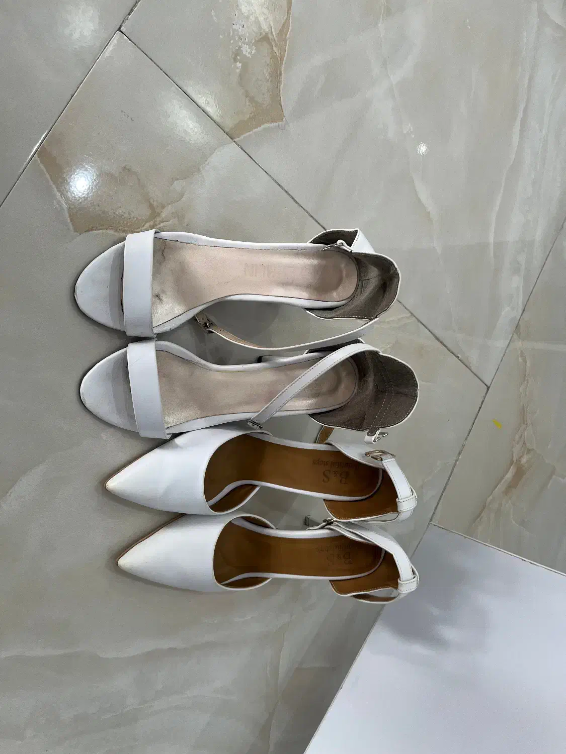 دو جفت کفش مجلسی سفیدرنگ در حد نو با قیمتی مناسب|کیف، کفش، کمربند|الیگودرز, |دیوار