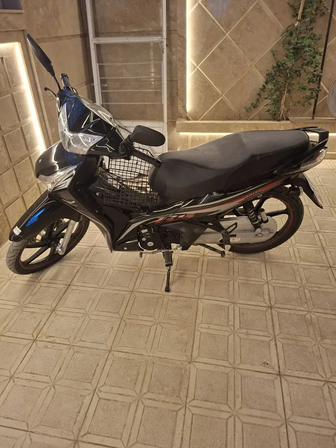 موتور سحر|موتورسیکلت|تربت‌حیدریه, باغ سلطانی|دیوار