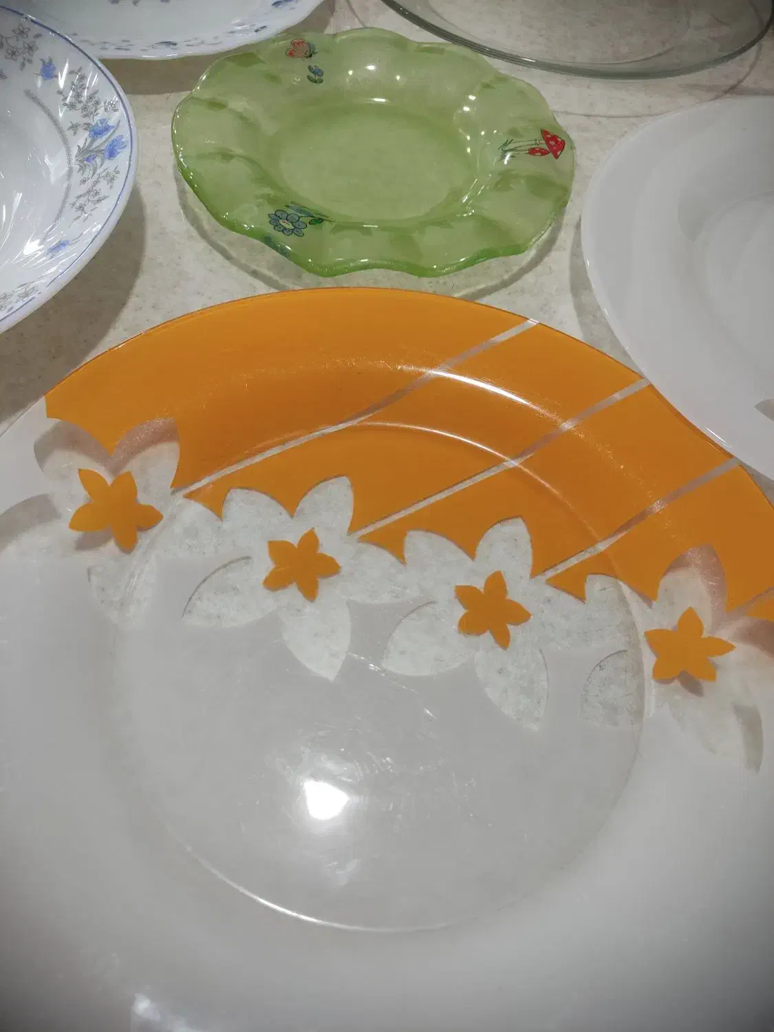 ظرف آرکوپال قدیمی|ظروف سرو و پذیرایی|کرج, شهرک جهان‌نما|دیوار