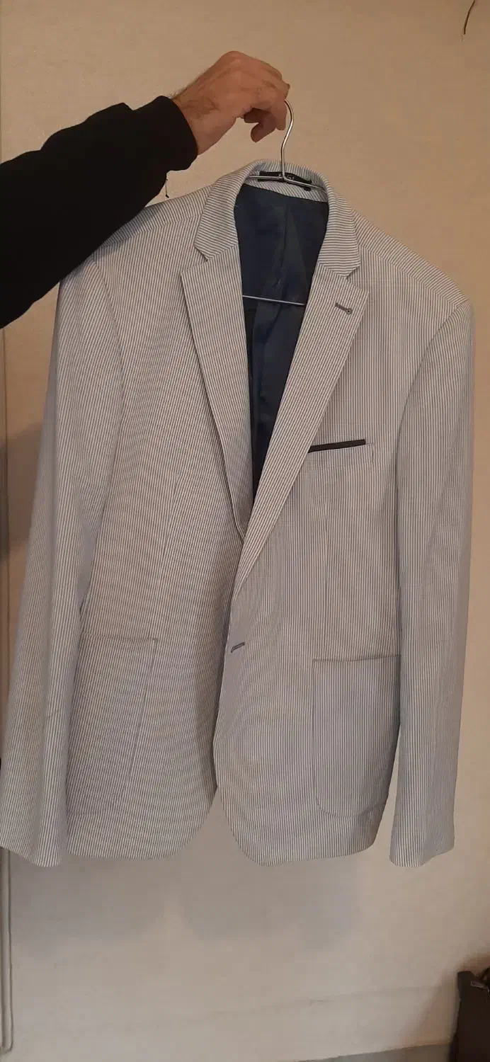 کت تک|لباس|تهران, جمهوری|دیوار