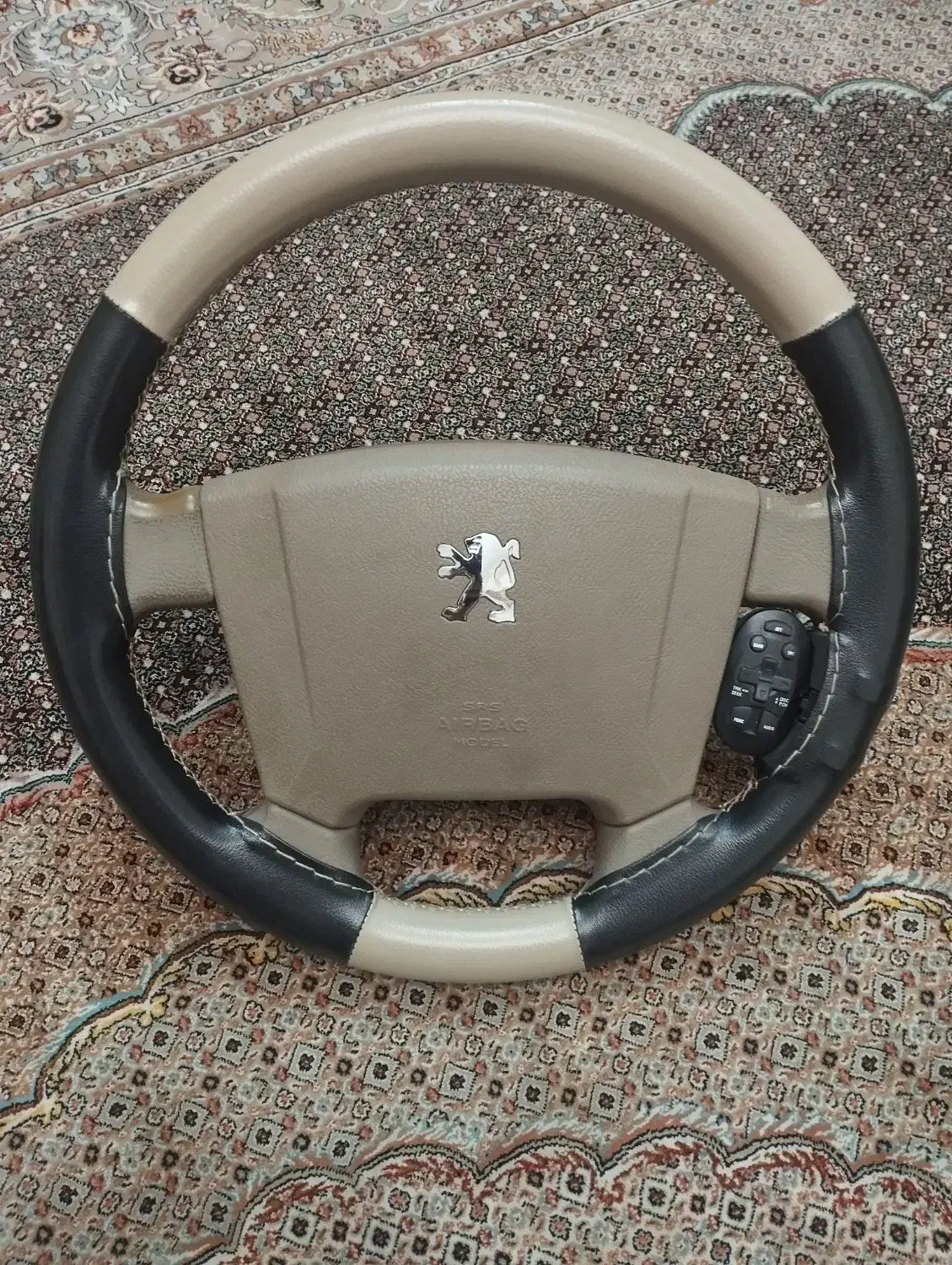 چراغه ۴۰۵ دورفرمان و قالپاق و فرمان ۴۰۵|قطعات یدکی و لوازم جانبی|تبریز, |دیوار