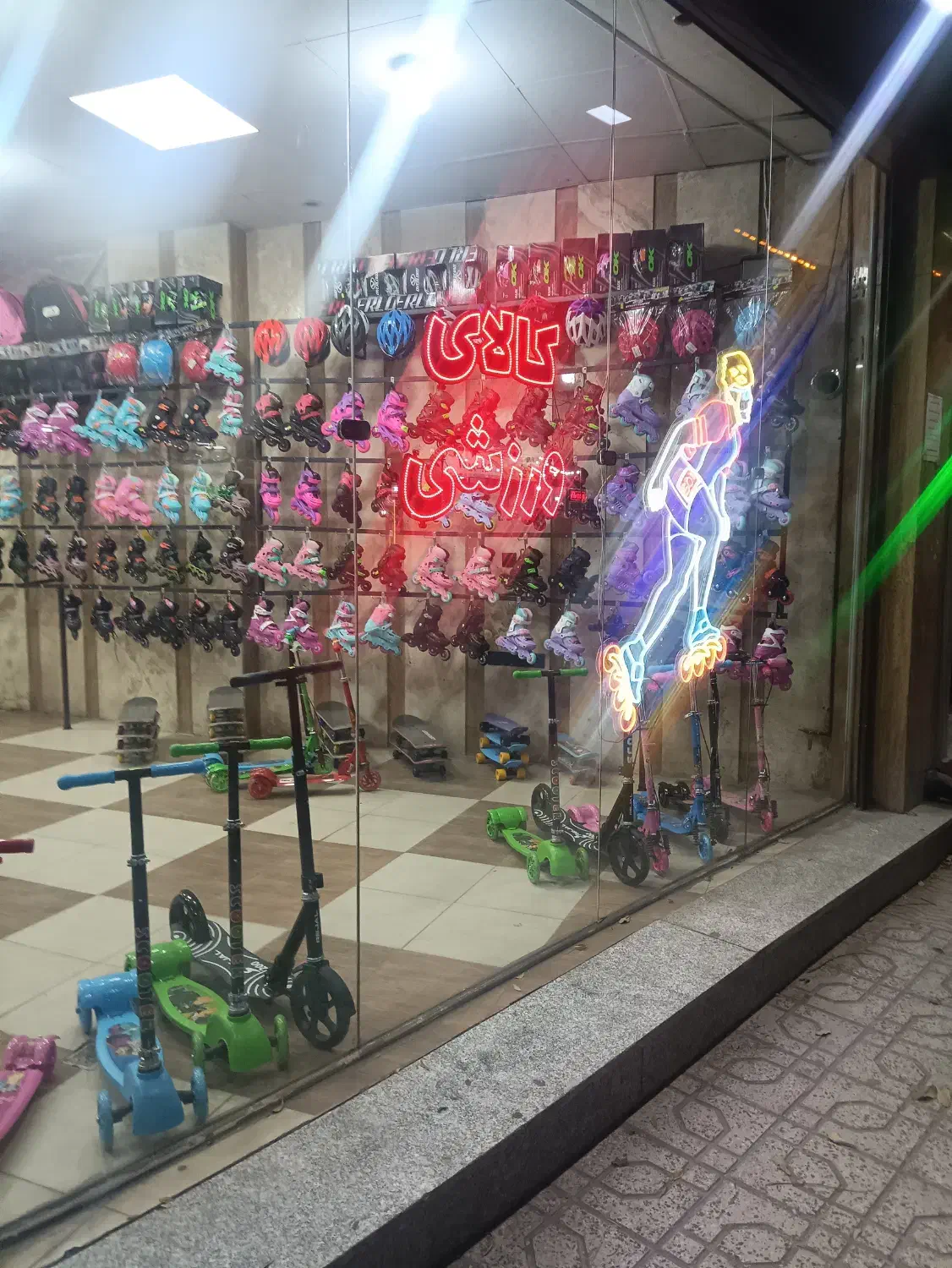 فروشگاه تخصصی کفش اسکیت ، اسکوتر و اسکیت برد|دوچرخه، اسکیت، اسکوتر|همدان, |دیوار