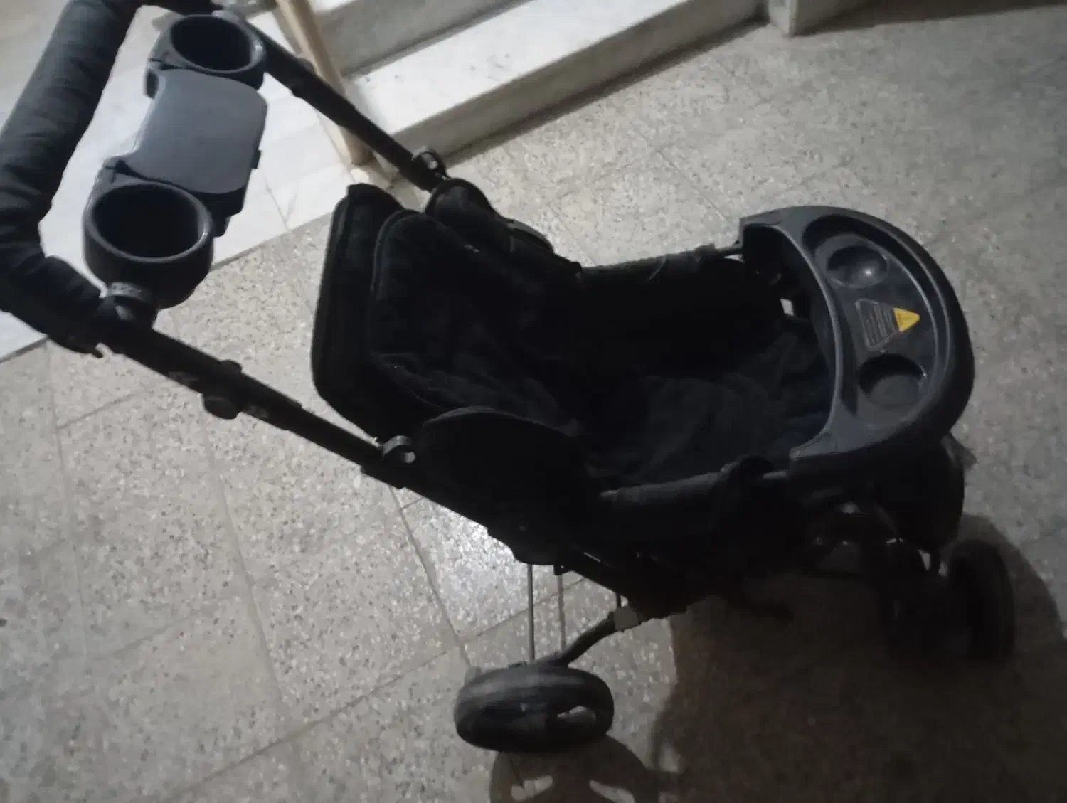 کالسکه بچه سالم|کالسکه و لوازم جانبی|شاهین‌شهر, شهرک گلدیس|دیوار