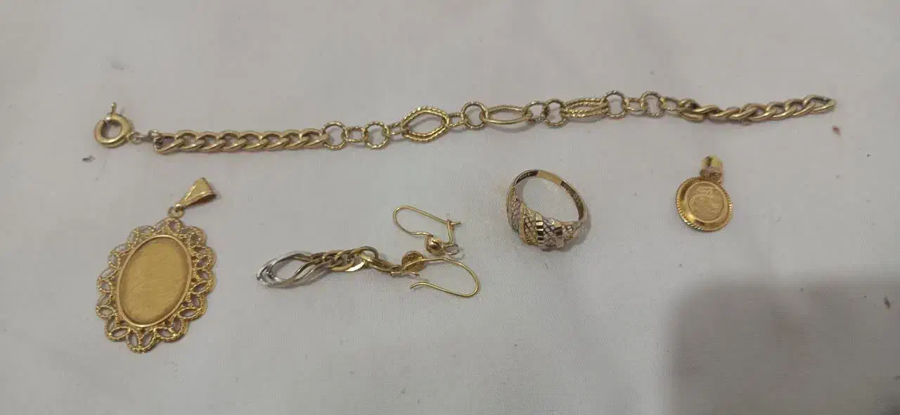 مقداری طلا مستعمل|جواهرات|گناباد, |دیوار