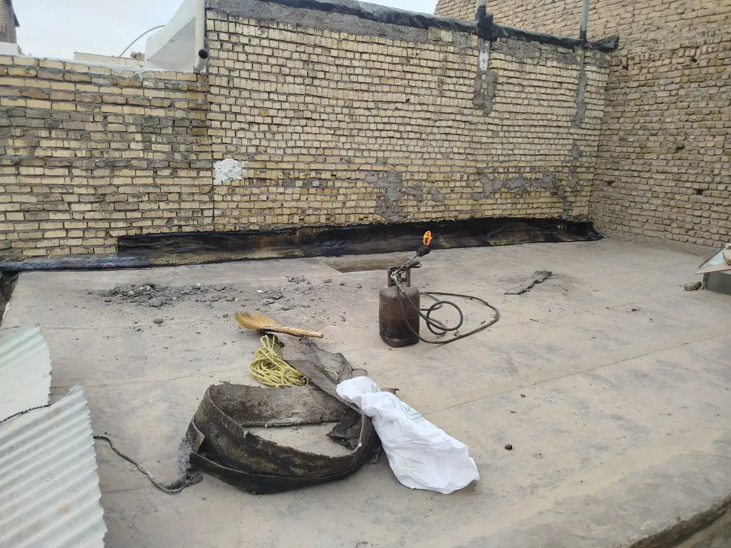 نصب ایزوگام و قیرگونی پشت بام و سرویس بهداشتی|خدمات پیشه و مهارت|مشهد, سپاد|دیوار