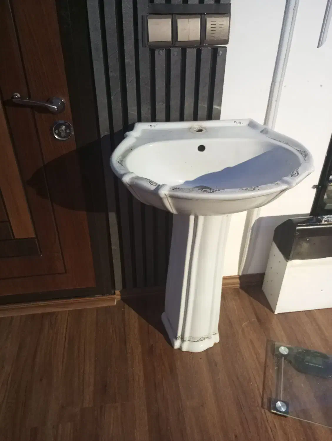 روشویی|لوازم سرویس بهداشتی|تبریز, |دیوار