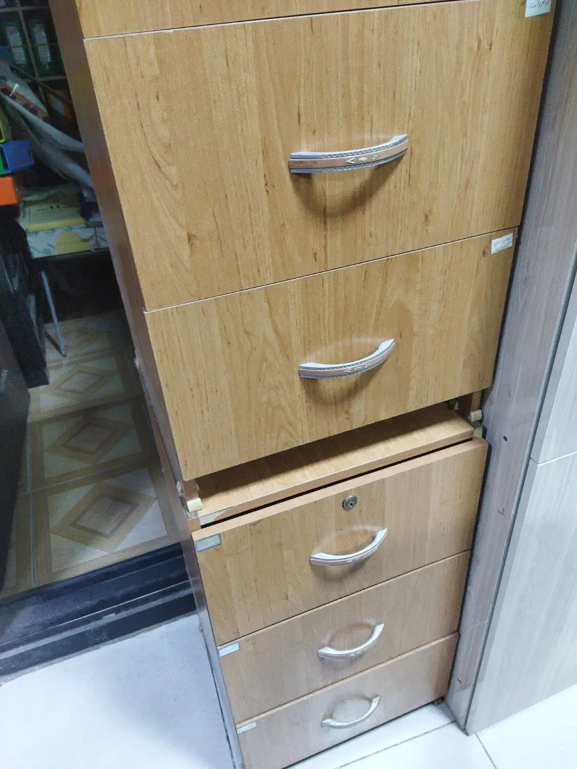 میز پیشخوان 4فقره و صندلی چرخدار|صندلی و نیمکت|خوی, |دیوار