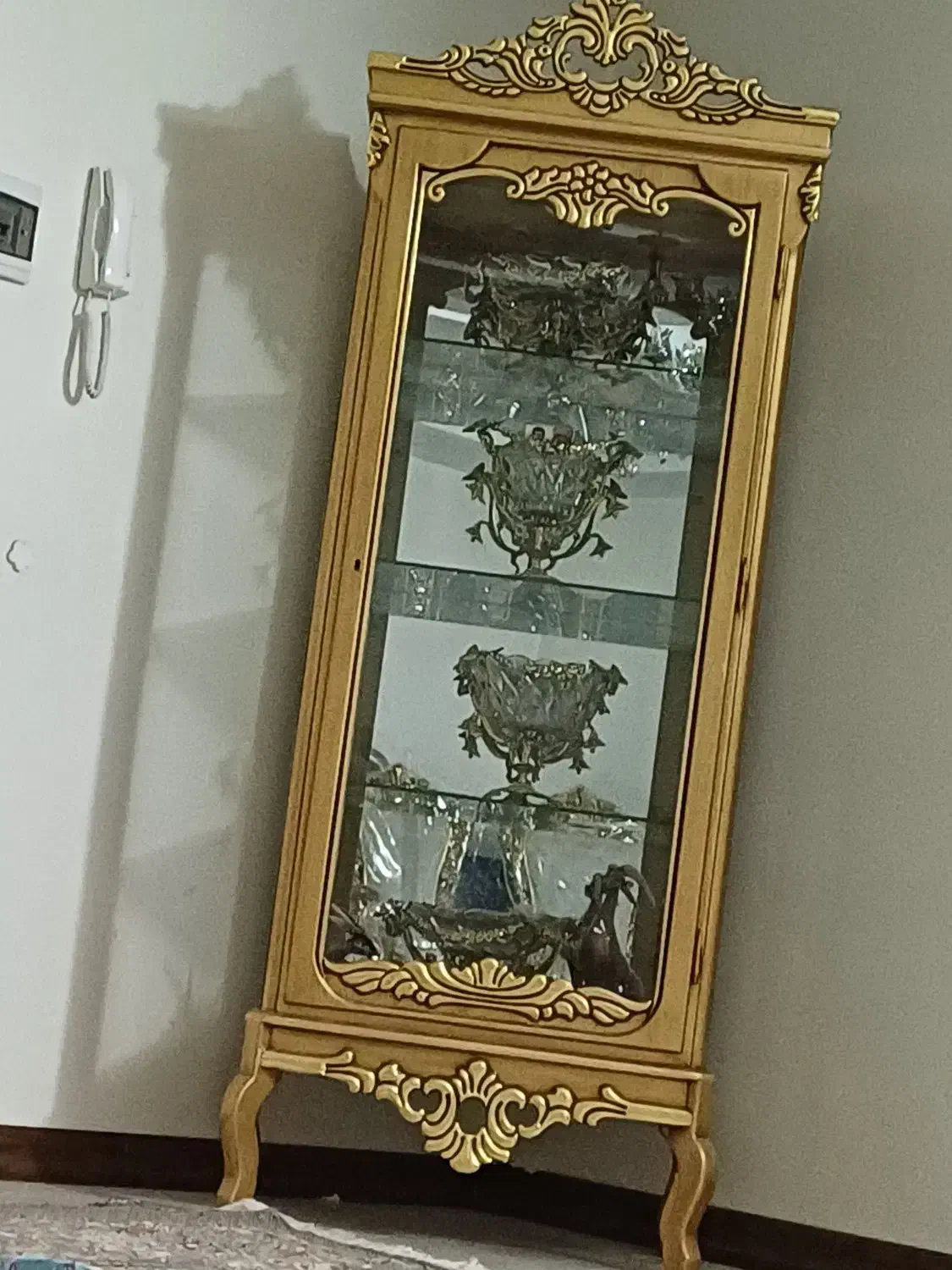 ویترین تمام ورق سالم|بوفه، ویترین، کنسول|خمینیشهر, |دیوار