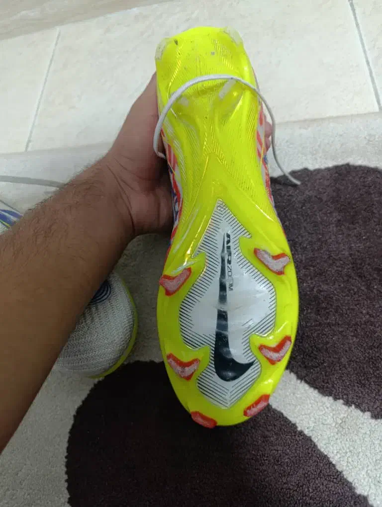 کفش زمین چمن مصنوعی و طبیعی|کیف، کفش، کمربند|رشت, گلباغ نماز|دیوار