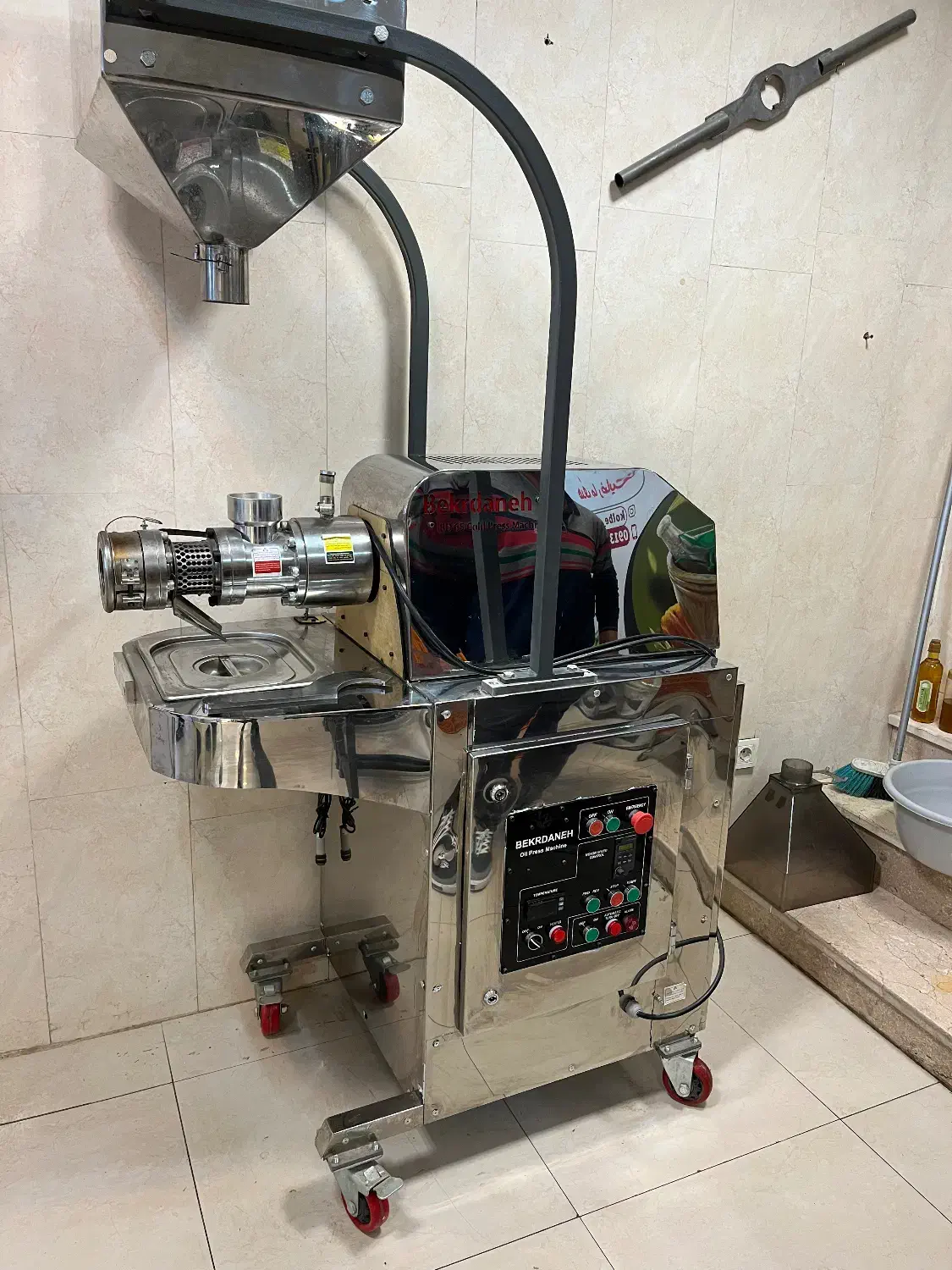 دستگاه روغن گیری پرس سرد سایز ۶۵ ایلماز ترکیه ای|فروشگاه و مغازه|اصفهان, دشتستان|دیوار