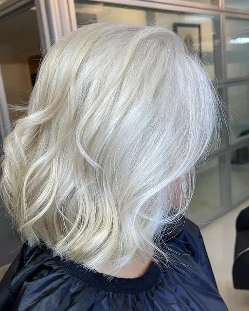 استخدام نیروی آرایشگر (خانم)|استخدام درمانی، زیبایی، بهداشتی|تهران, تهرانپارس جنوبی|دیوار