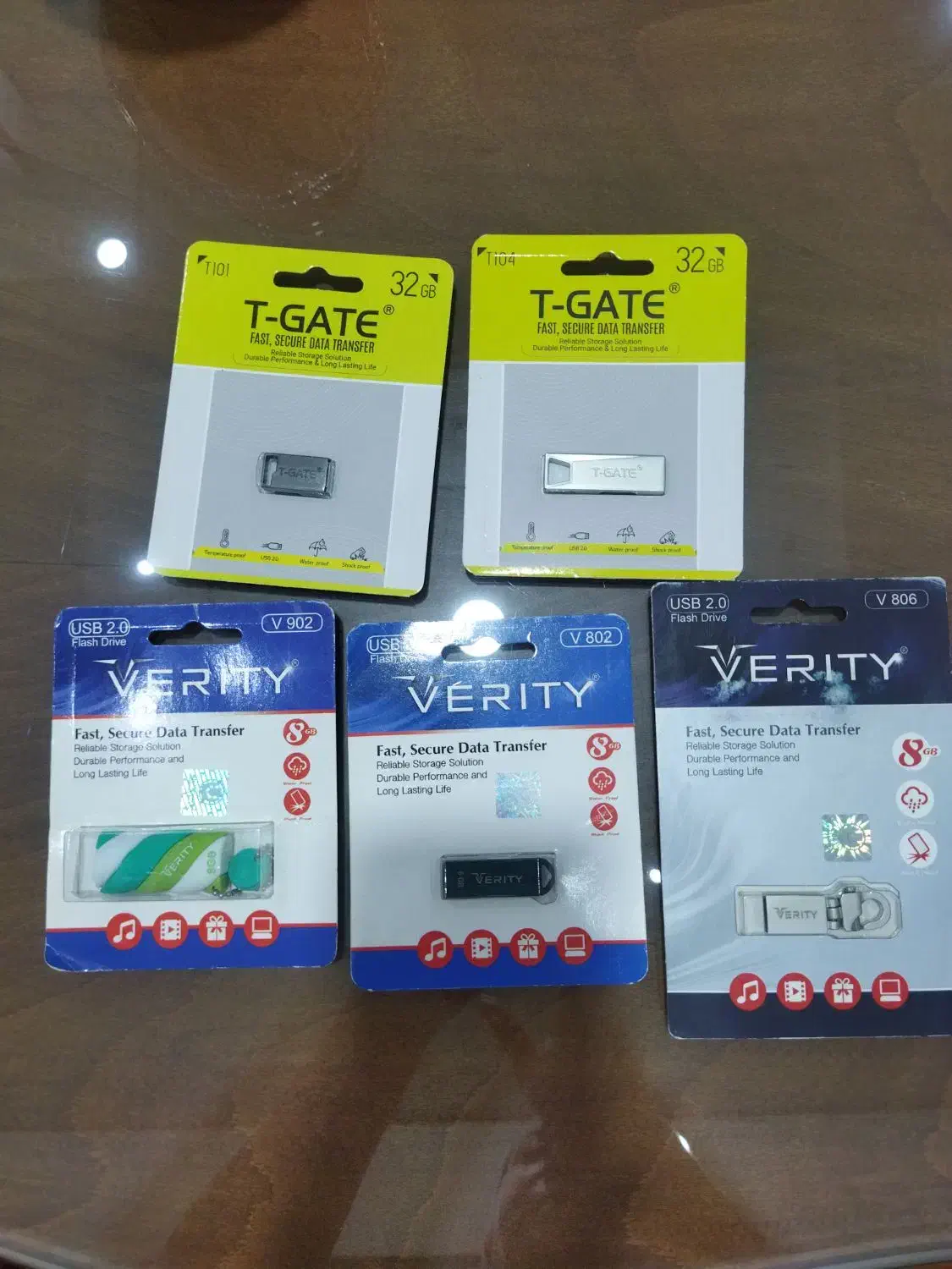 فلش 8و32 گیگ برند وریتی|قطعات و لوازم جانبی رایانه|اسلامشهر, شهرک محمدیه|دیوار