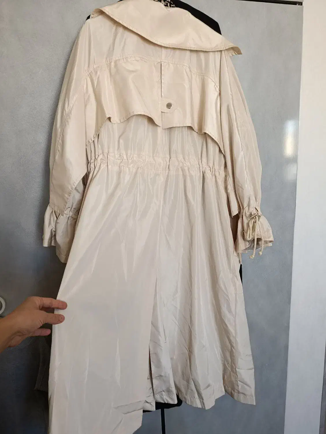 کت و شلوار آجری و پالتو بارانی کرم و پافر نسکافه|لباس|شیراز, قالیشویی|دیوار