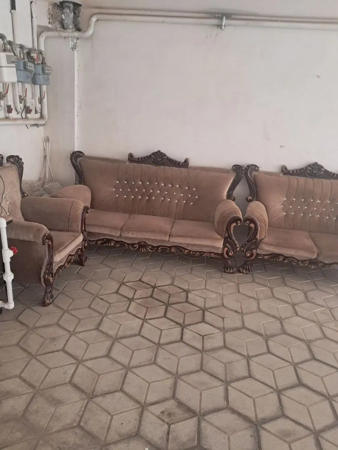 مبل نیمه سلطنتی|مبلمان خانگی و میز عسلی|بیرجند, |دیوار