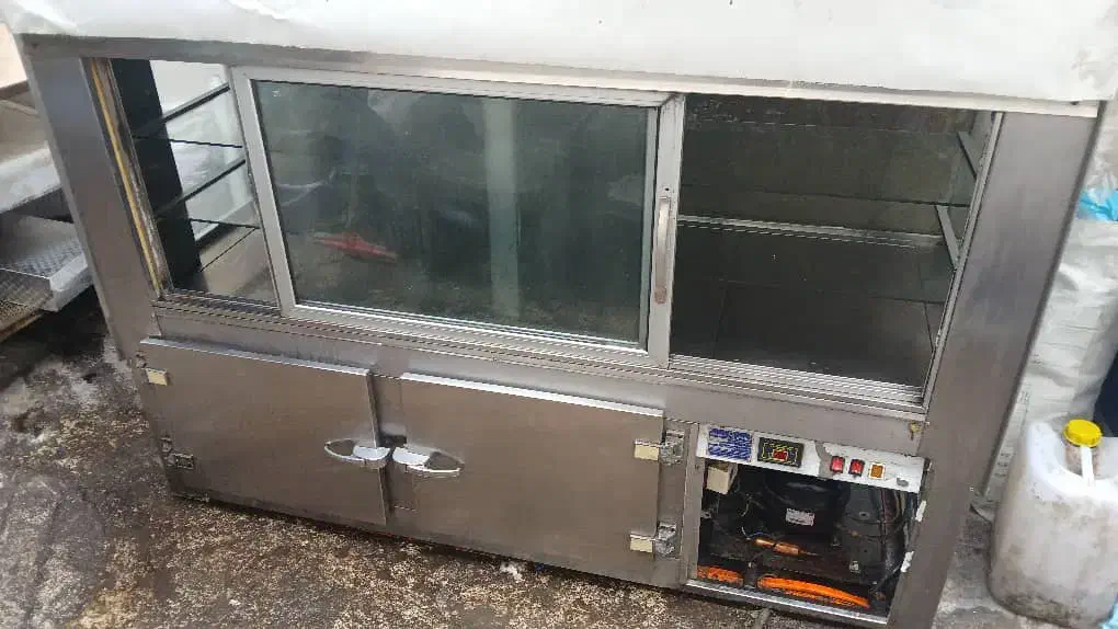 ویترین یخچال دار استیل شیشه گرد فریدونی|فروشگاه و مغازه|رشت, نامجو|دیوار