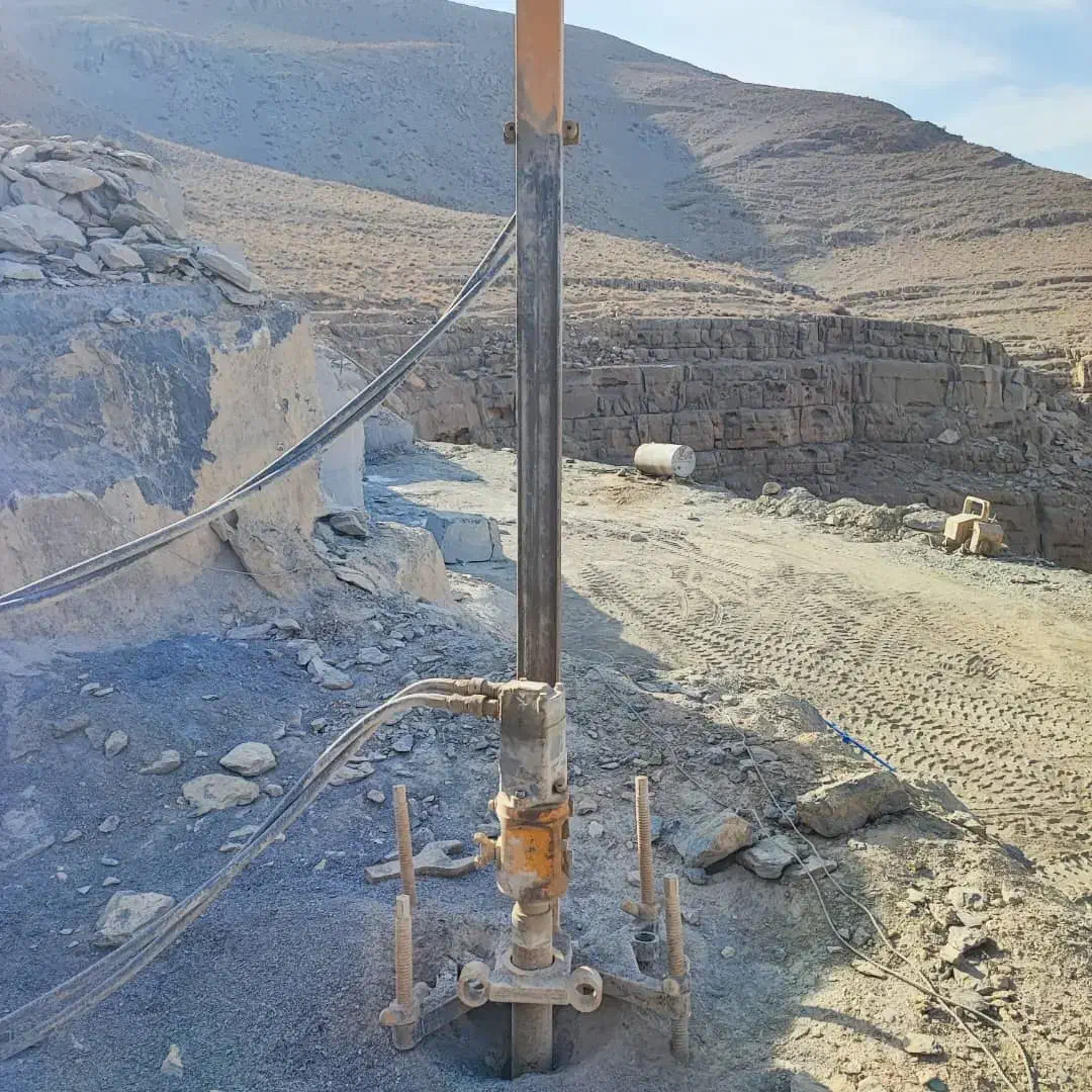 راسول حفاری با راد و سرکوپ و سیم برش باتابلو|ماشین‌آلات صنعتی|فولادشهر, فولادشهر|دیوار