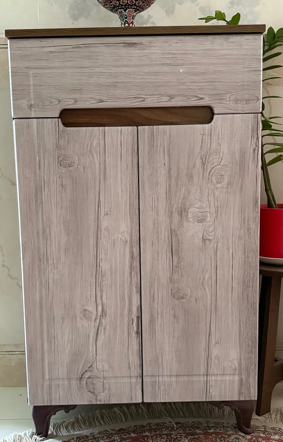 جاکفشی|جاکفشی، کمد، دراور|دامغان, |دیوار