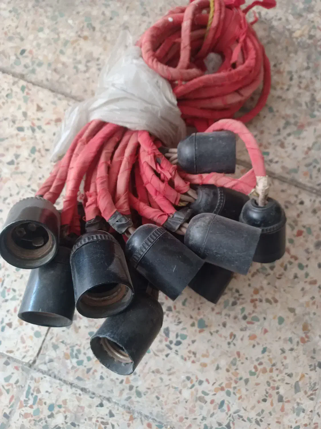 ریسه|ریسه و چراغ تزئینی|اسلام‌شهر, زرافشان|دیوار