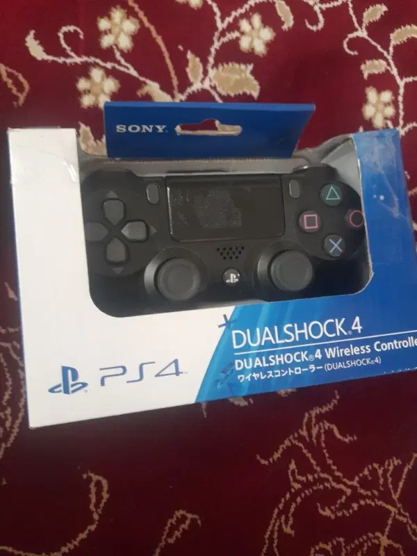 دسته ps4|کنسول، بازی ویدئویی و آنلاین|کاشان, شهرک خاتم الانبیا (مسکن ملی کاشان)|دیوار