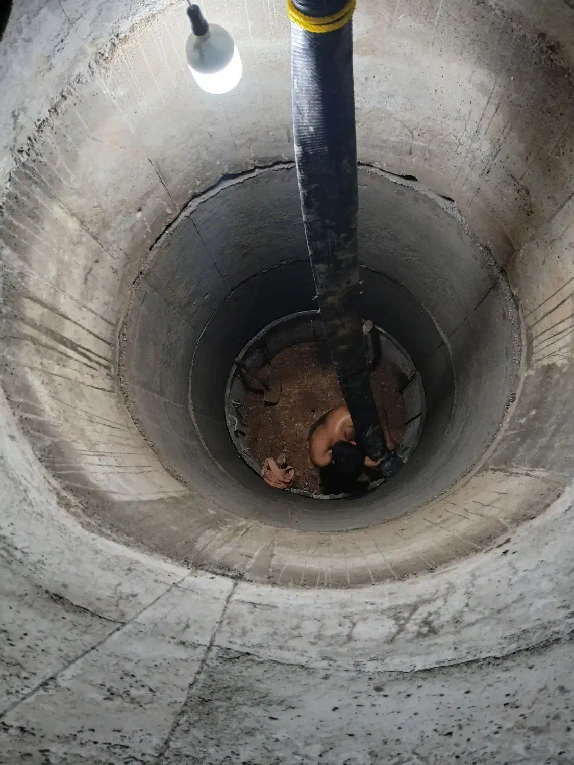 چاه کن ساختمانی وآب|خدمات پیشه و مهارت|خورموج, |دیوار