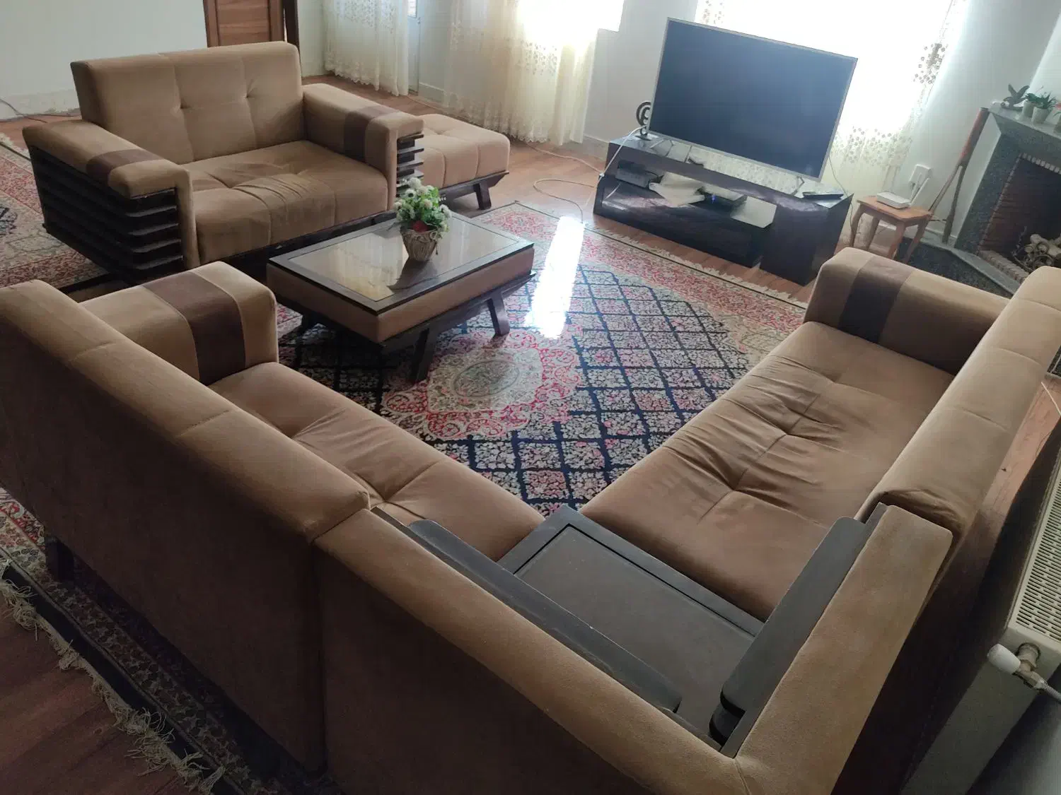 یک ست مبلمان راحتی|مبلمان خانگی و میز عسلی|شاهین‌شهر, چمران|دیوار