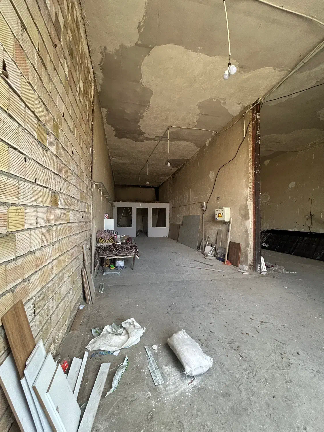 اجاره دو عدد مغازه میدان تره بار مناسب هرشغلی کاری|اجارهٔ مغازه و غرفه|تاکستان, |دیوار