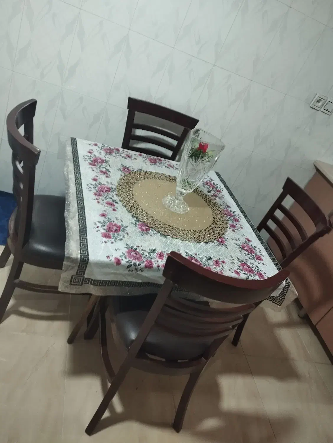 میز ناهار خوری|میز و صندلی غذاخوری|محمدشهر, کوی بهار|دیوار
