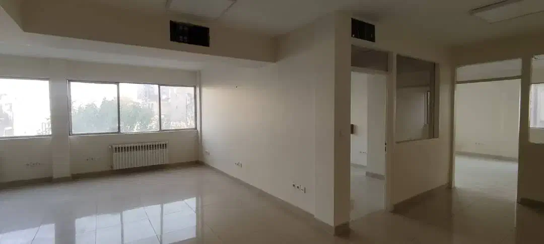 ۱۸۵مترطبقه همکف ۳خواب