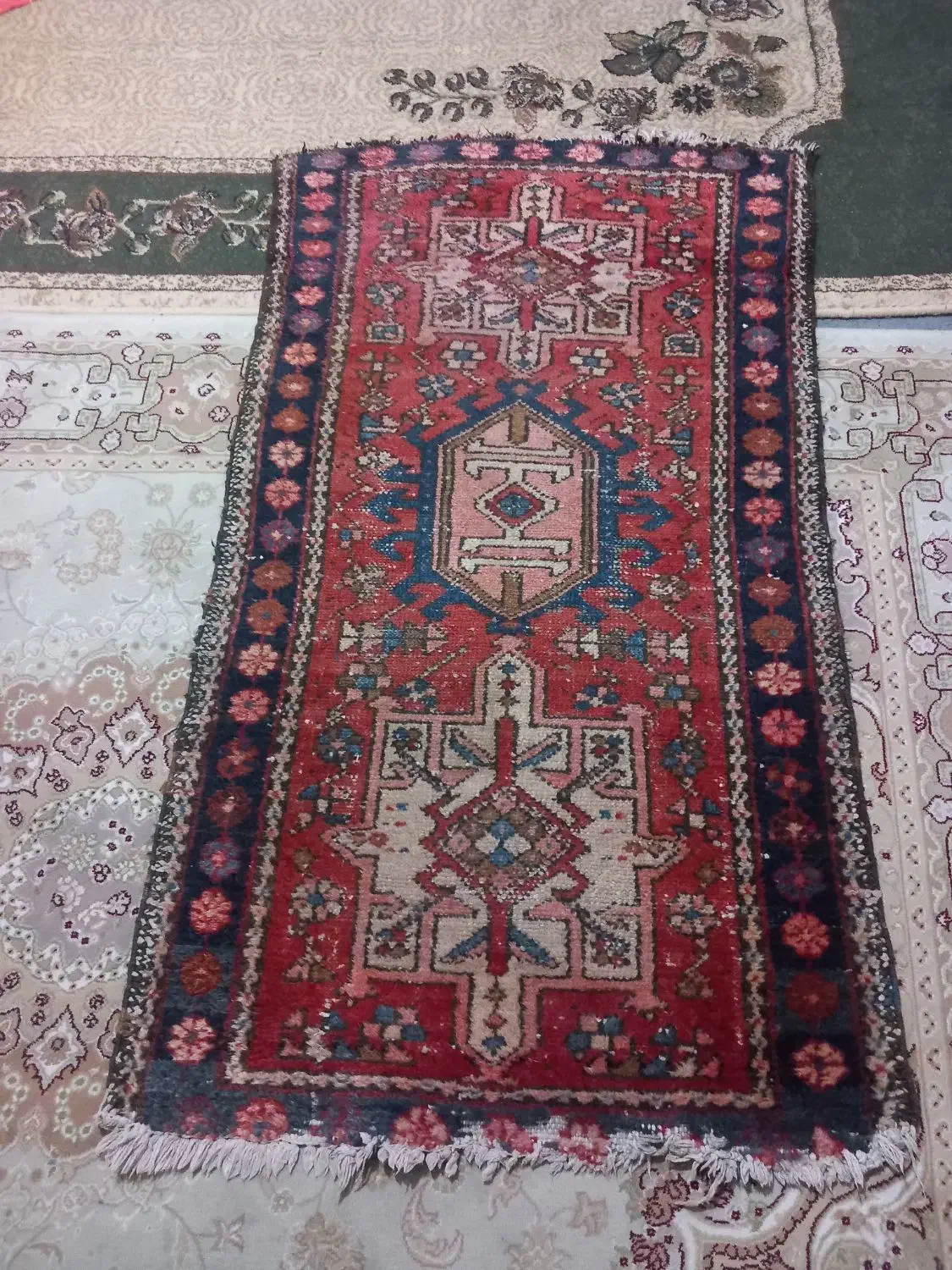 فرش دستبافت کهنه خاب رفته ۷۰در ۱۳۰|فرش|تبریز, |دیوار