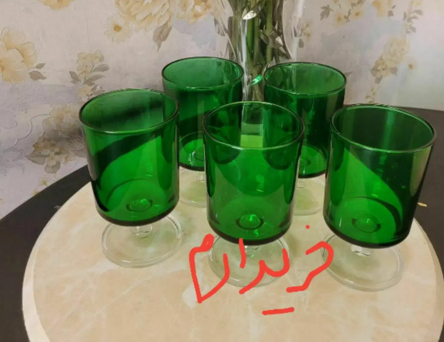 بلور بستنی خوری قرمز|ظروف سرو و پذیرایی|رشت, کاکتوس|دیوار