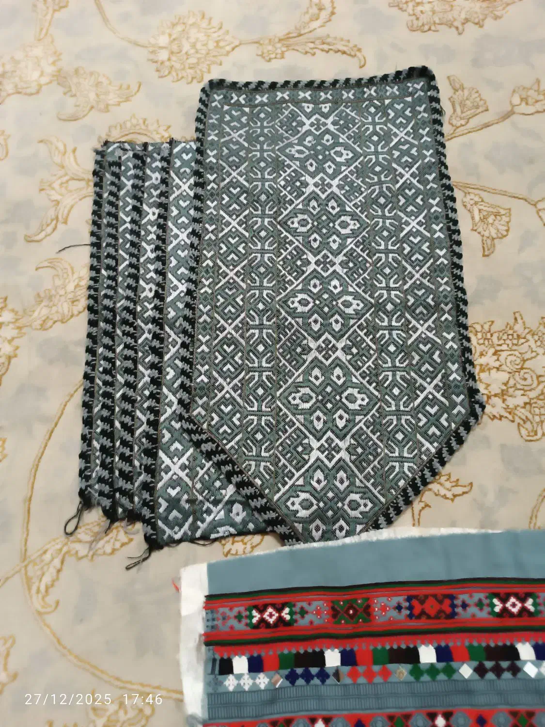 کریشی اینه دوزی|لباس|مینودشت, |دیوار