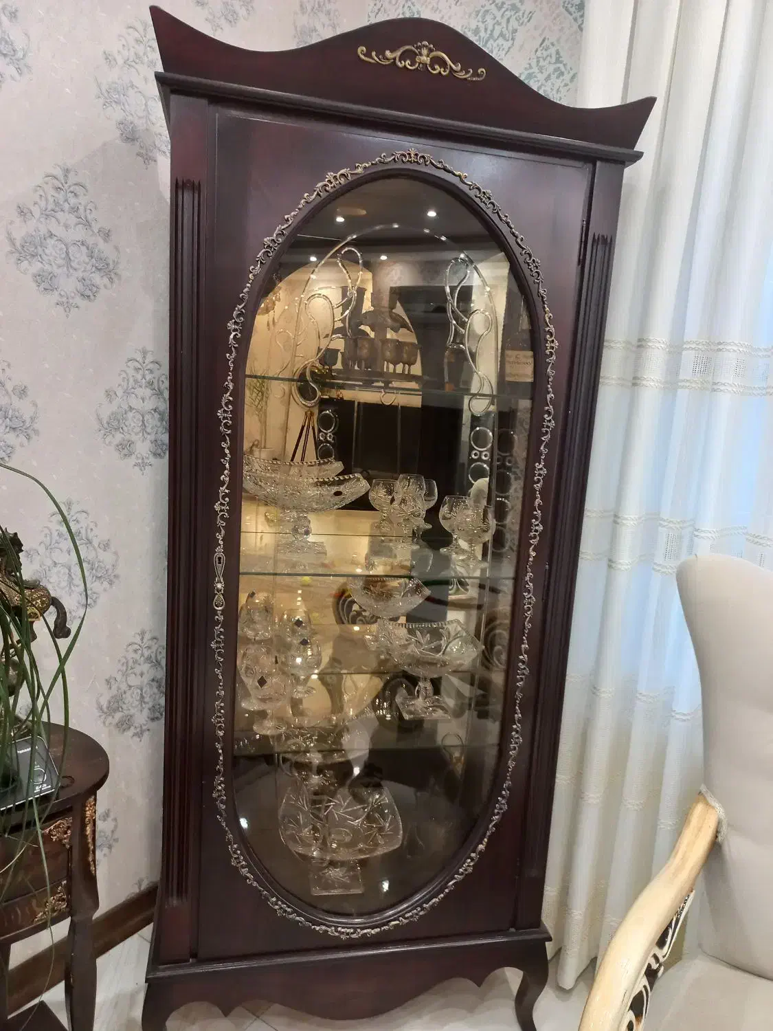 بوفه پایه دار|بوفه، ویترین، کنسول|همدان, |دیوار