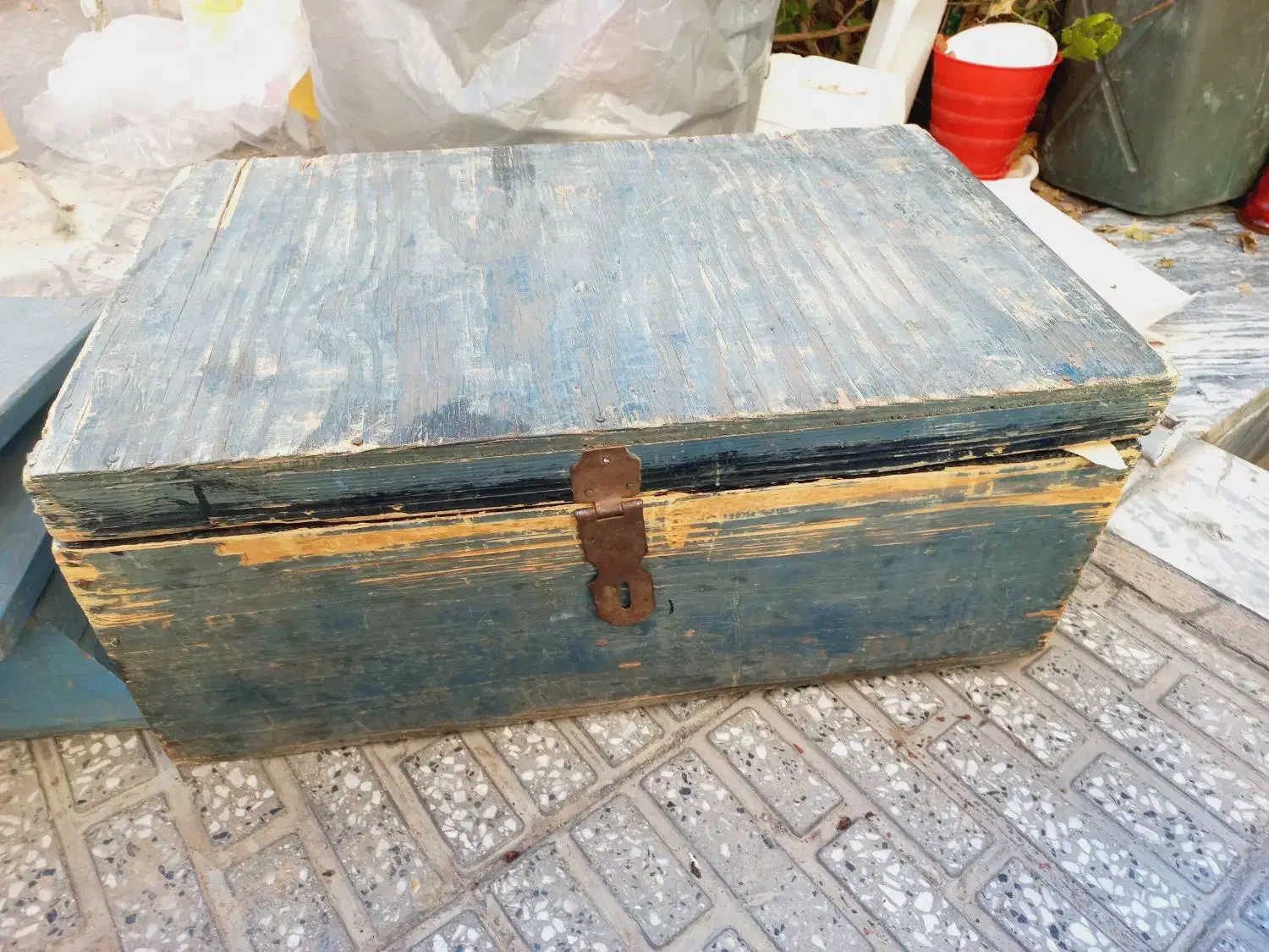 صندوقچه چوبی قدیم سالم|کلکسیون اشیاء عتیقه|بروجرد, |دیوار