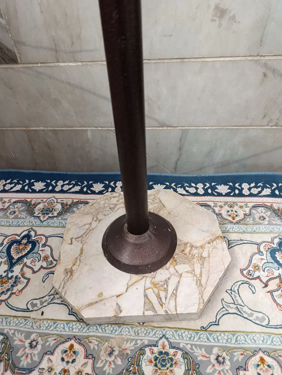 رخت آویز ایستاده|بندرخت و رخت‌آویز|ری, علایین|دیوار