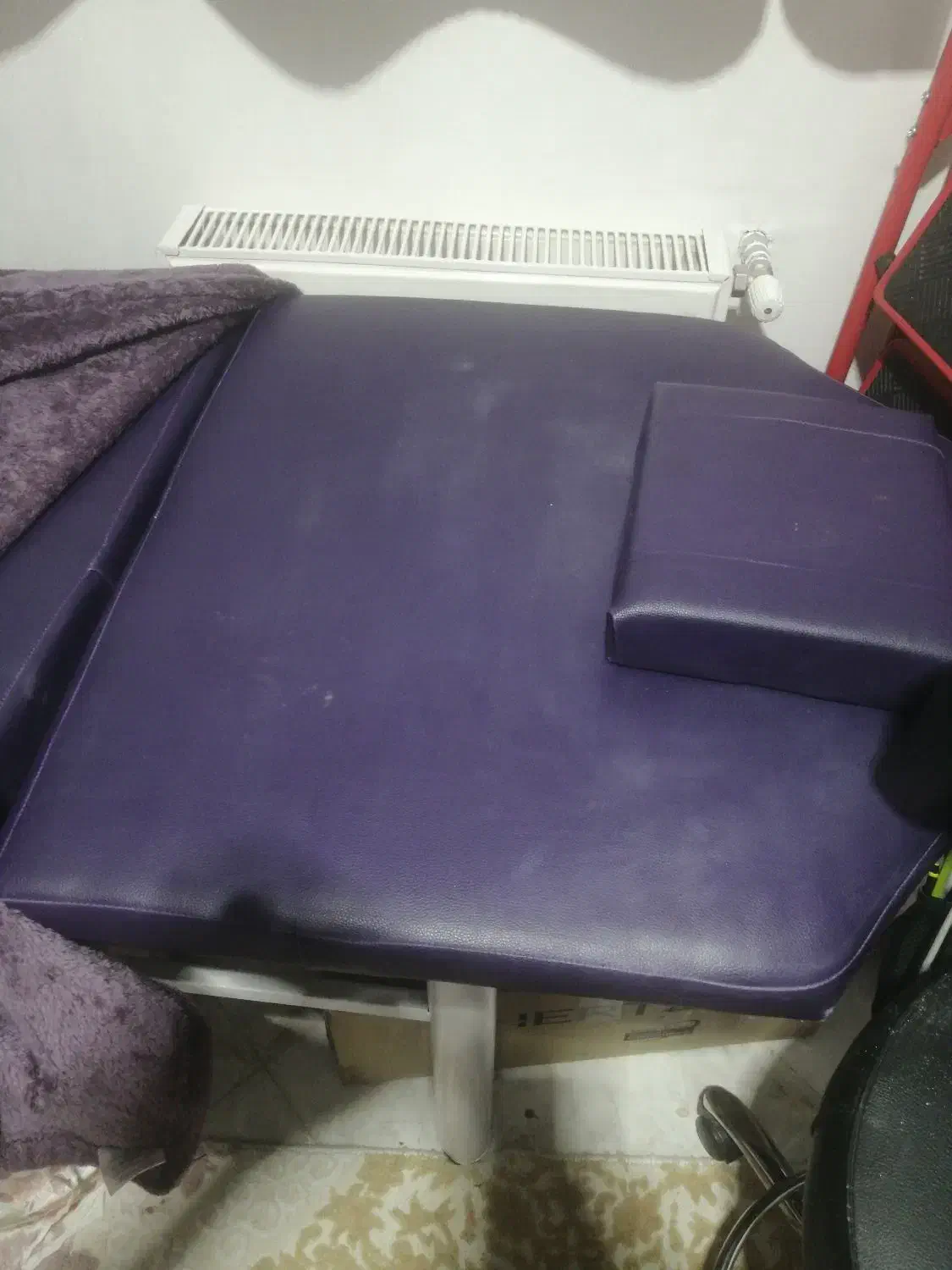 تخت و سرشور صندلی و آینه|آرایشگاه و سالن‌های زیبایی|تهران, زنجان جنوبی|دیوار