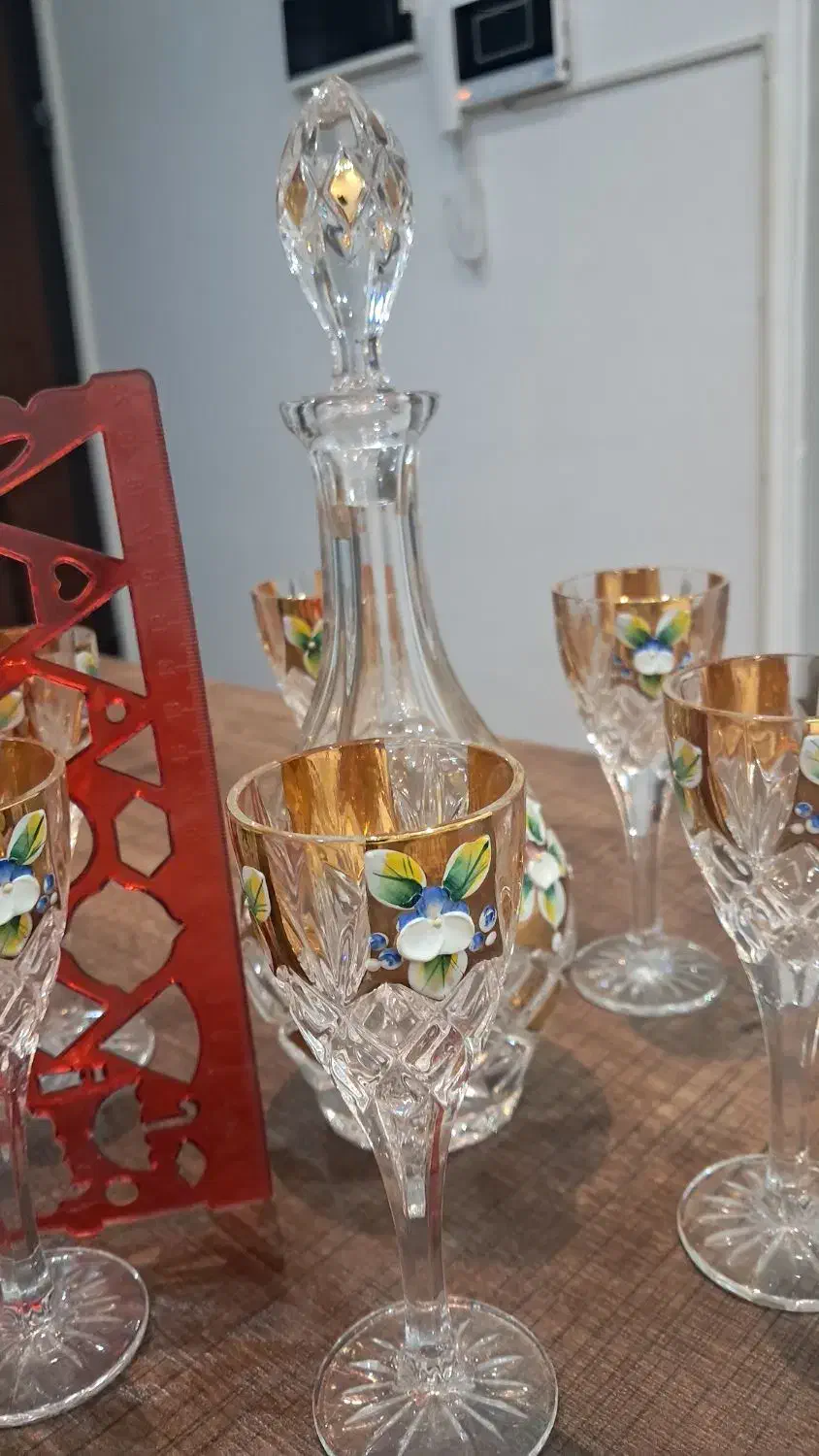 تنگ و گیلاس کریستال طلایی چک شربت خوری بوهیمیا|ظروف سرو و پذیرایی|قم, باغ پنبه|دیوار