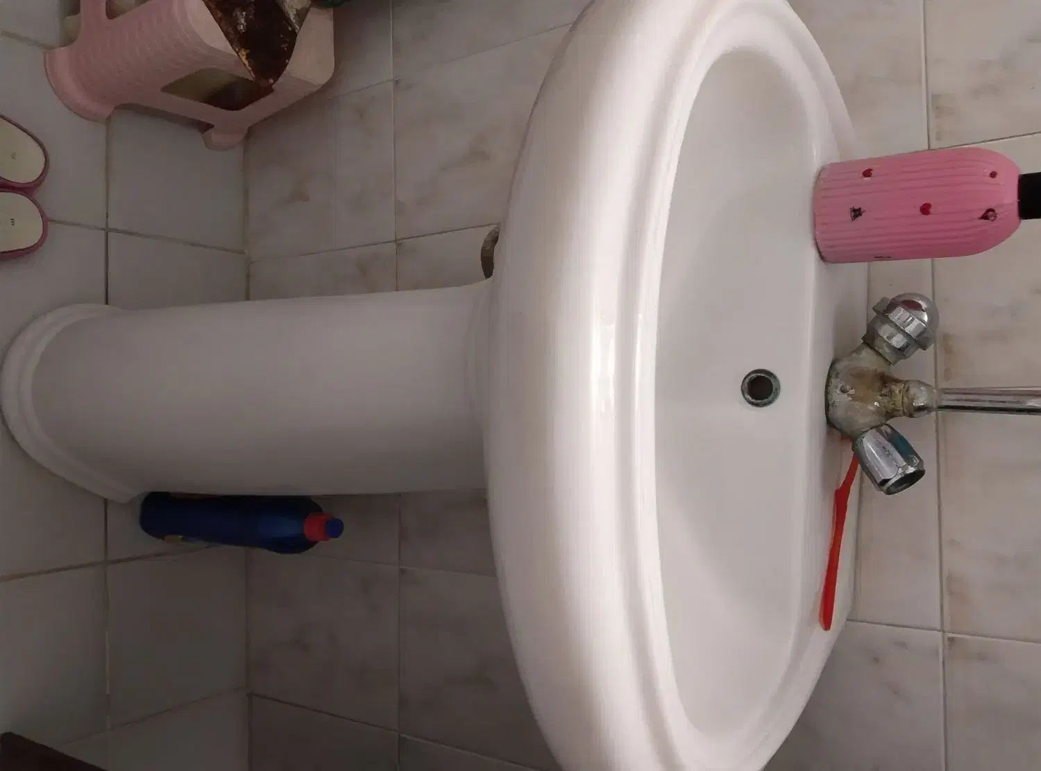 روشویی سرویس بهداشتی همراه باشیر|مصالح و تجهیزات ساختمان|سمنان, |دیوار