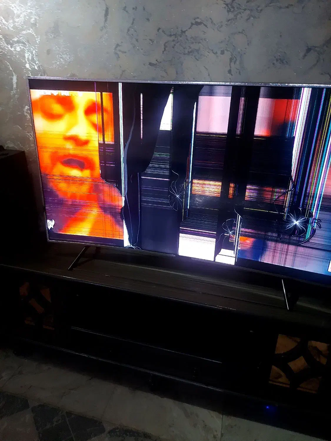 تلوزیون شکسته ۶۵اینچ سامسونگ|تلویزیون و پروژکتور|محمدشهر, سیدآباد|دیوار