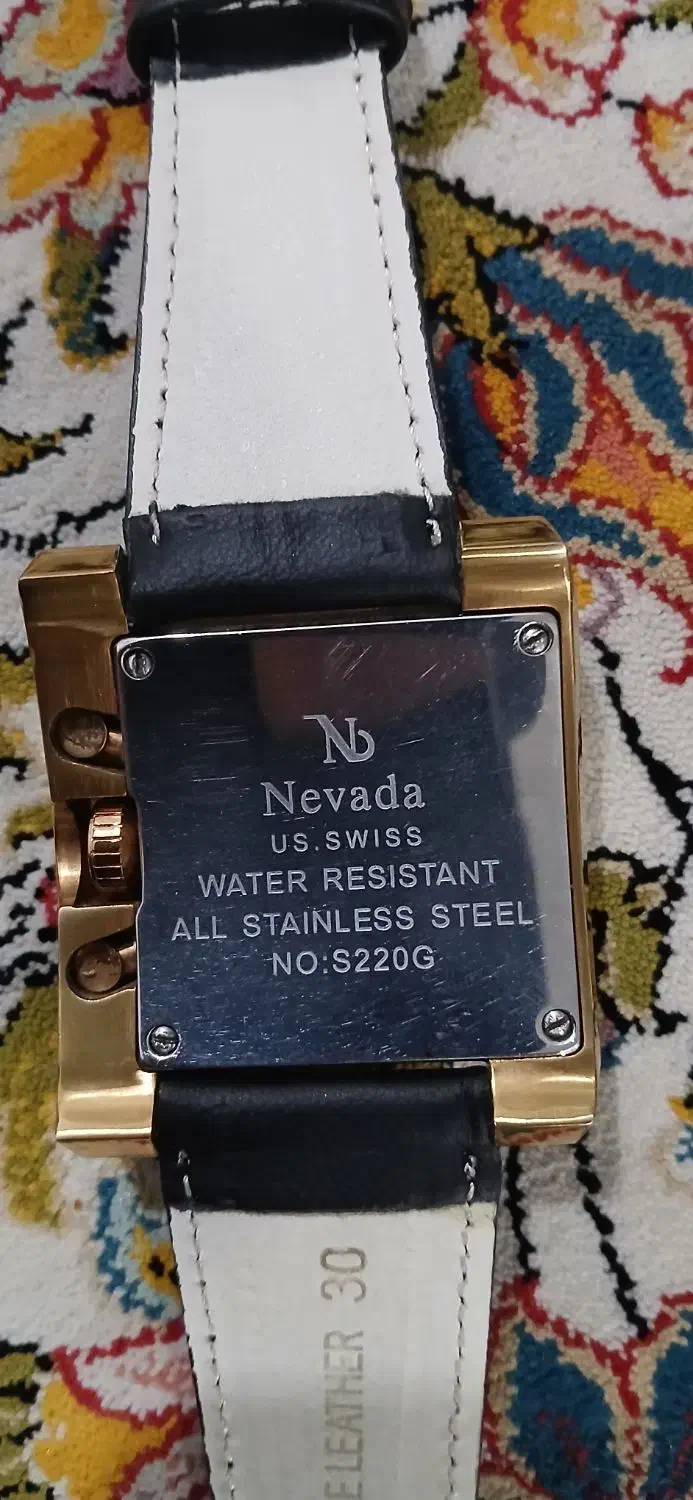 ساعت مچی|ساعت|رباط‌کریم, رباط‌کریم|دیوار