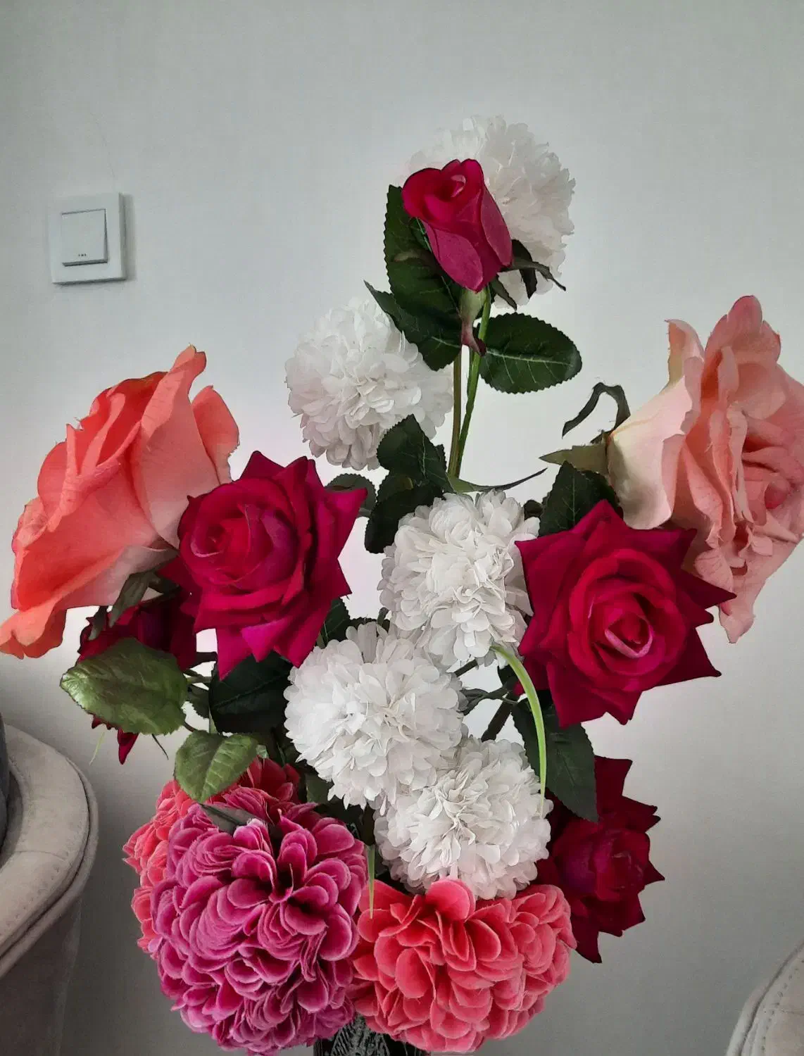 گل مصنوعی و گلدان|گل مصنوعی|بومهن, |دیوار