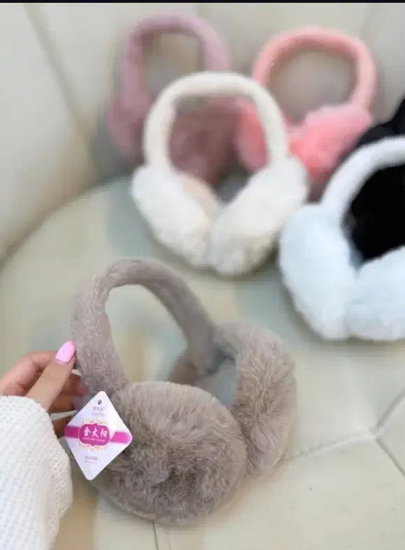 گوش پوش فانتزی|لباس|اصفهان, ملاصدرا|دیوار