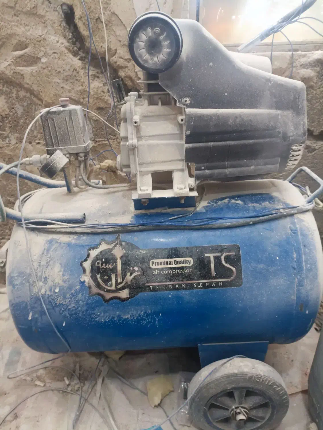 پمپ باد مخزن ۸۰ لیتری|ابزارآلات|میاندوآب, |دیوار